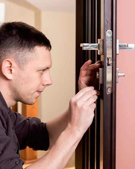 : Professional Locksmith For Commercial And Residential Locksmith Services in St Petersburg, FL